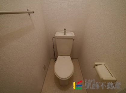 セリバテール新宮A棟のトイレ写真