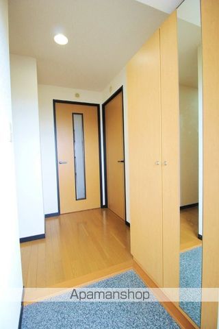西鉄天神大牟田線 筑紫駅 徒歩3分 9階建 築28年の玄関写真