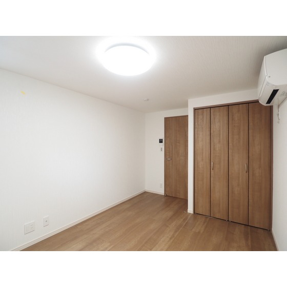その他部屋・スペース　優し色の建具