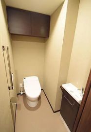 都営大江戸線 勝どき駅 徒歩9分 52階建 築12年のトイレ写真