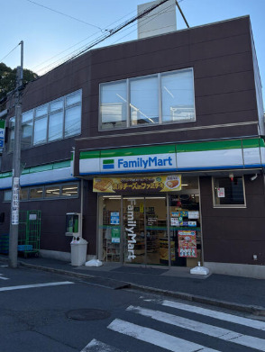 コンビニ　ファミリーマート 横浜常盤台店（コンビニ）まで375m