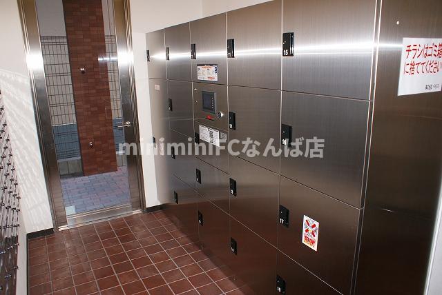 地下鉄長堀鶴見緑地線 西長堀駅 徒歩4分 15階建 築19年の外観写真