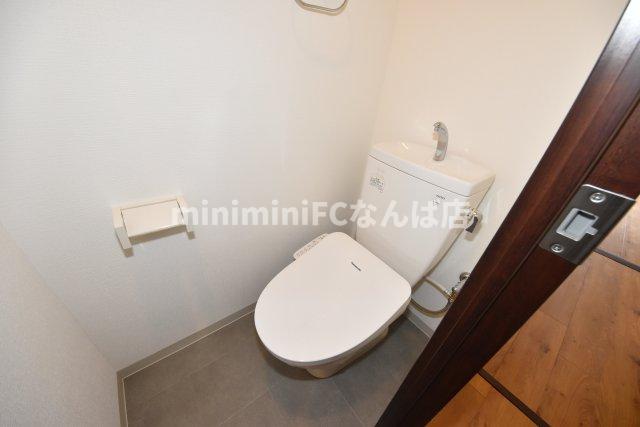 地下鉄長堀鶴見緑地線 西長堀駅 徒歩4分 15階建 築19年のトイレ写真