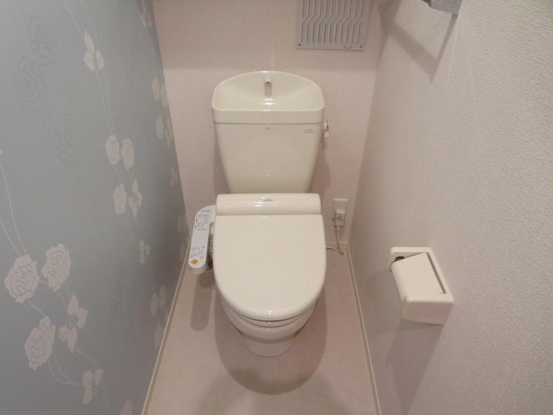 埼玉高速鉄道 川口元郷駅 徒歩15分 3階建 築11年のトイレ写真