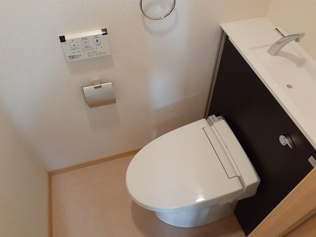 トイレ　トイレ