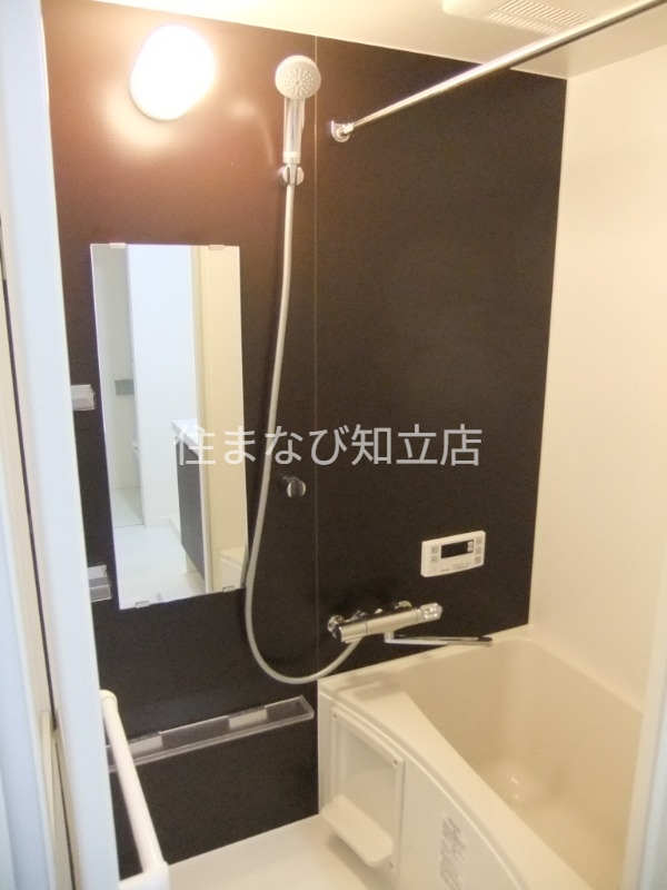 バス・シャワールーム　同型別部屋写真
