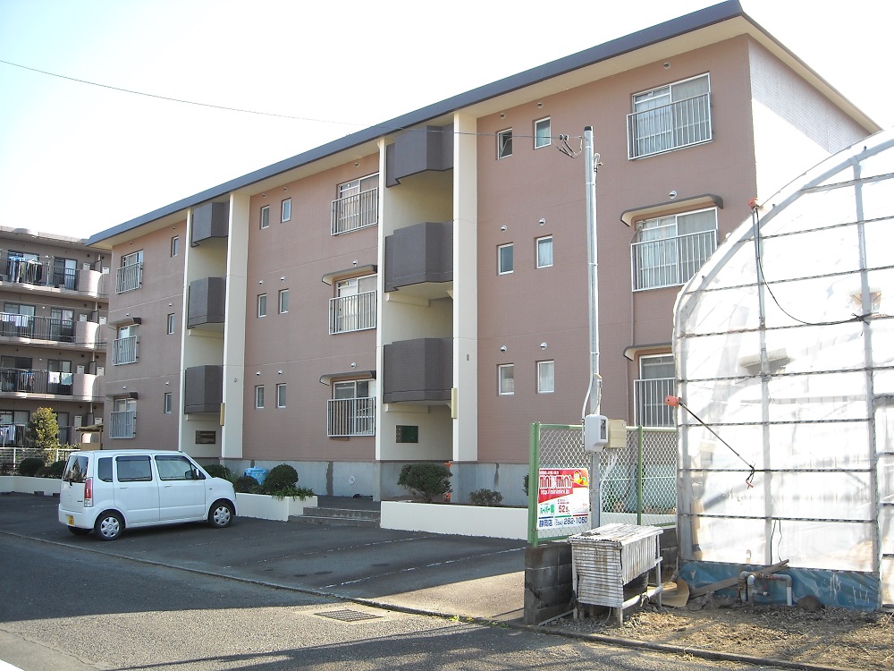 静岡市駿河区広野のマンションの建物外観