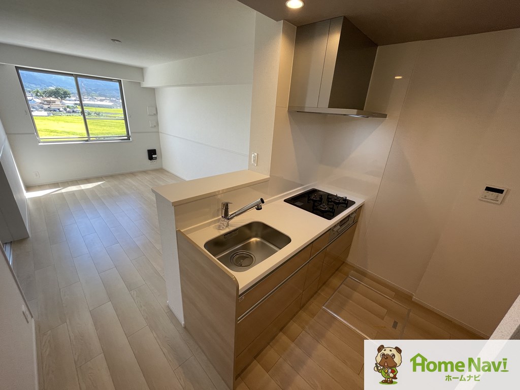 キッチン　3口コンロのシステムキッチン