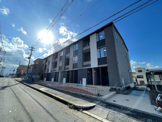 建物外観　「アンジュニシオ」、現地待ち合わせでのご案内も可能です。