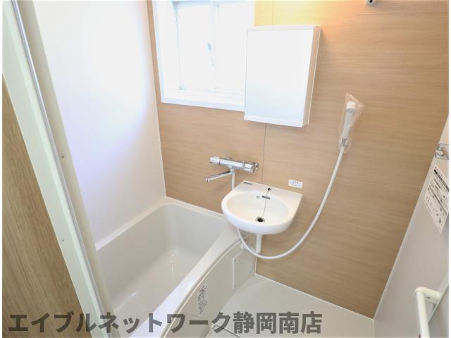 バス・シャワールーム　きれいなお風呂です