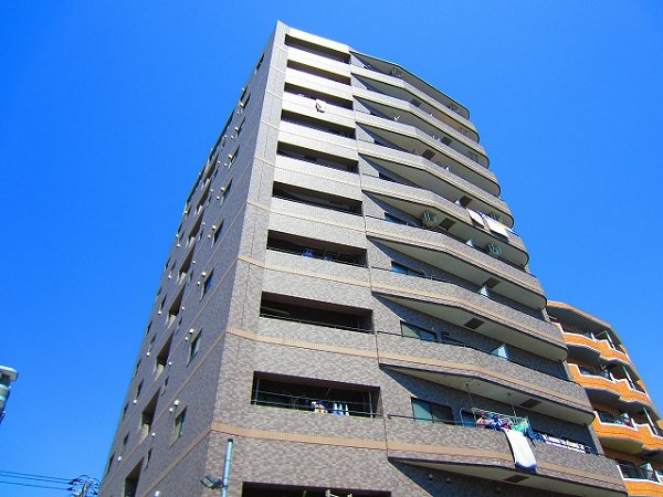 江戸川区松江のマンションの建物外観