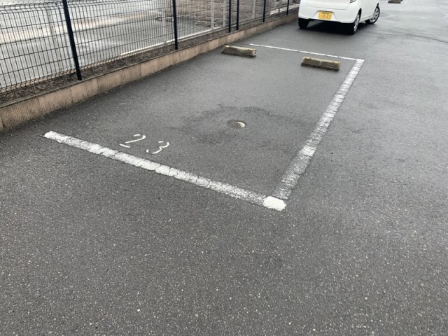 【トゥルーハートの駐車場】