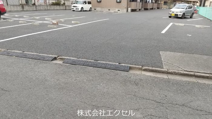 【武蔵村山市残堀のアパートの駐車場】