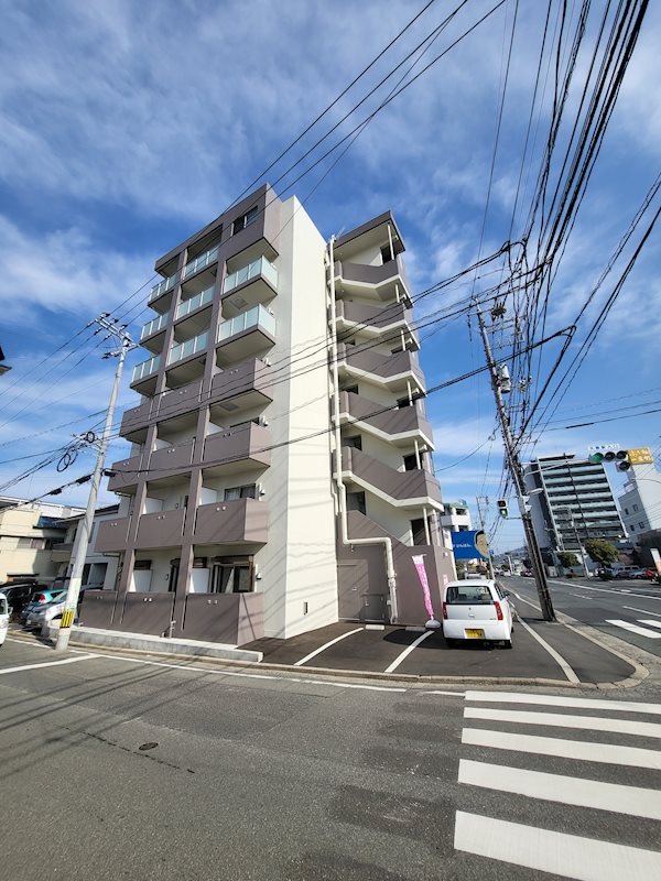 広島市東区矢賀のマンションの建物外観