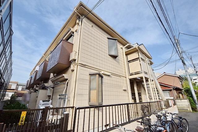 建物外観　★特急停車の調布駅徒歩6分・閑静な住宅街のアパートです★