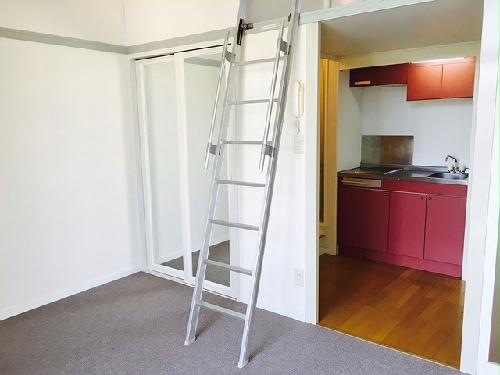 居室・リビング　家具家電無しのお部屋です。