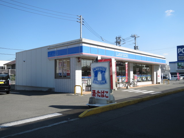 【高松市三条町のアパートのコンビニ】