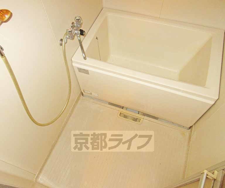 バス・シャワールーム　ゆっくり浸かれます・