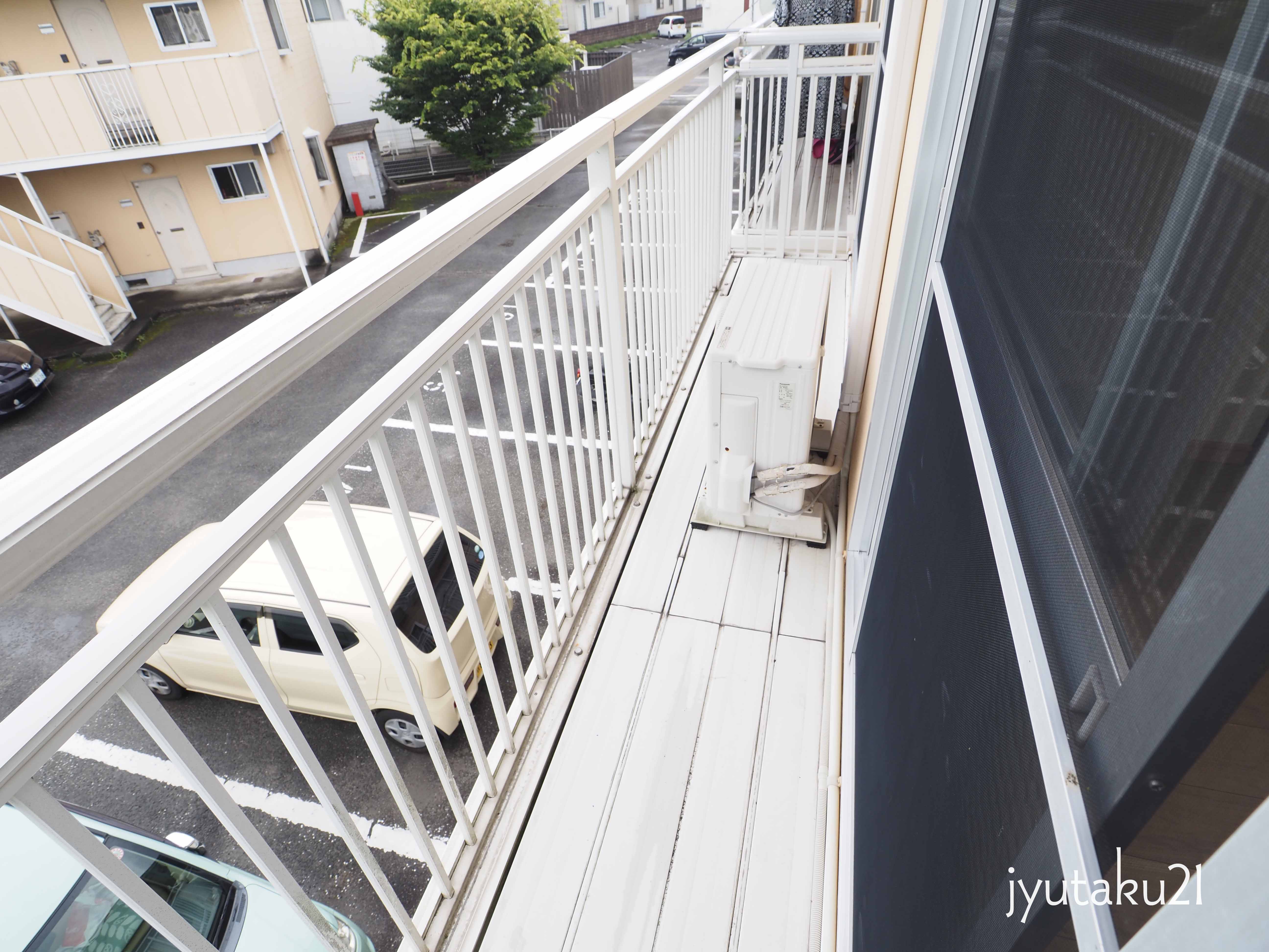 【板野郡藍住町笠木のアパートのバルコニー】