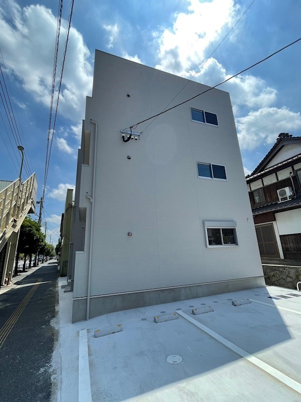 【北九州市八幡西区熊西のアパートの建物外観】