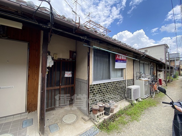 北郡山町貸家の建物外観