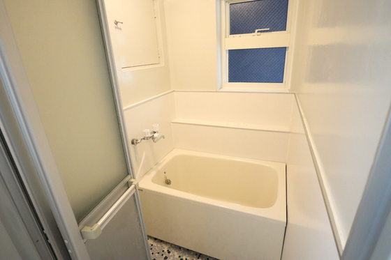 バス・シャワールーム　※別部屋の写真です