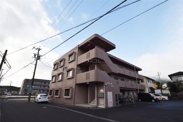 三重郡菰野町大字菰野のマンションの建物外観