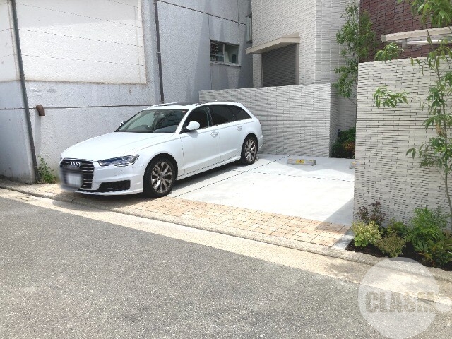 【堺市北区常磐町のマンションの駐車場】