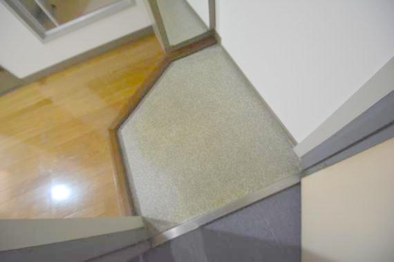 玄関　落ち着いたおしゃれな玄関です。