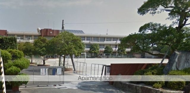 小学校　高松市立牟礼南小学校（小学校）まで665m