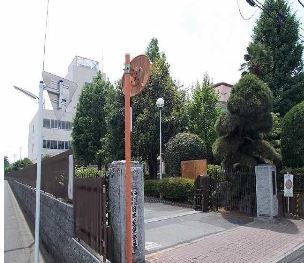 小学校　犬伏小（小学校）まで750m