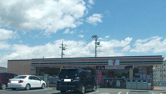 コンビニ　セブンイレブン（コンビニ）まで850m