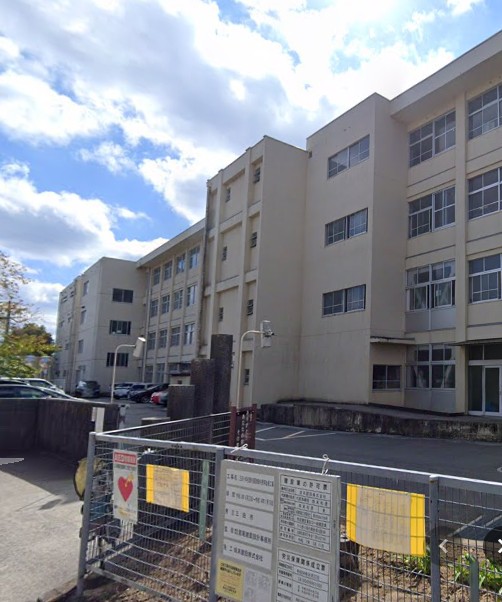 小学校　三田市立三田小学校（小学校）まで1022m