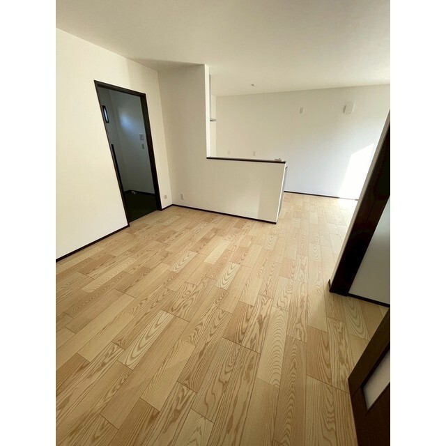 居室・リビング　広々としていてくつろぎやすいです！