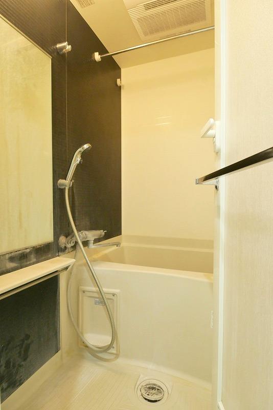 バス・シャワールーム　バスルーム