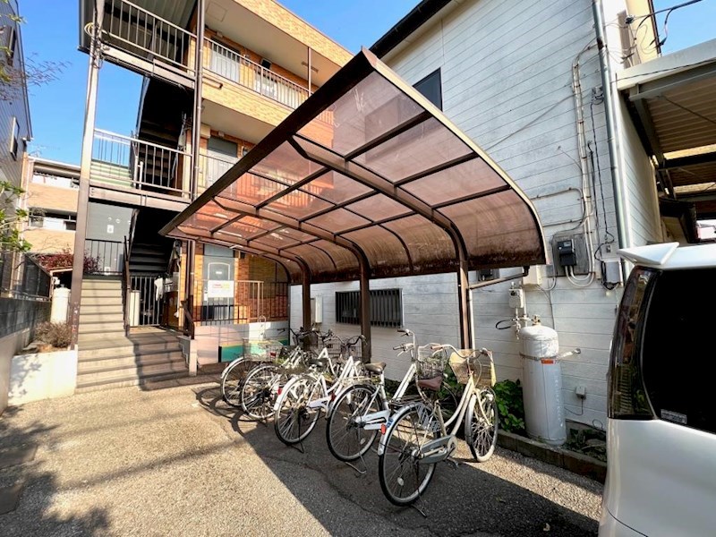 その他共有部分　屋根付きの駐輪場