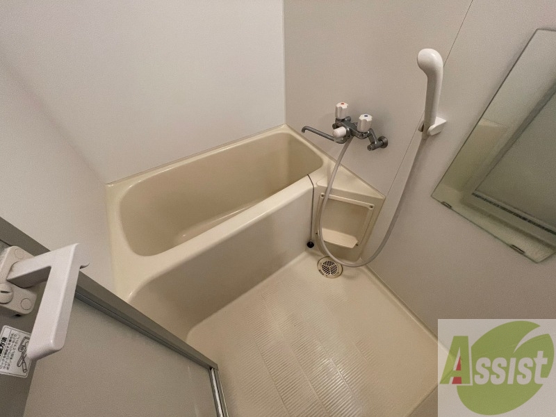 バス・シャワールーム　疲れを癒すには湯船でゆっくりするのが良いですよ。