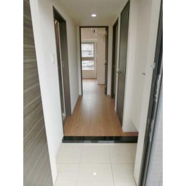 玄関　※写真は同タイプ住戸です。