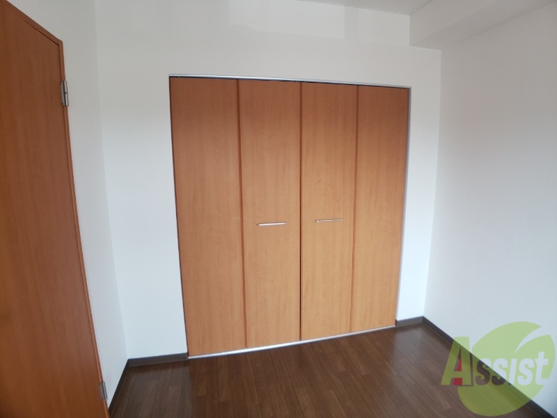 収納　寝室の収納です。部屋がすっきり片付きます。