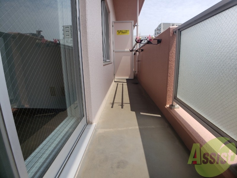 バルコニー　バルコニーです。天気の良い日には外干しができます！