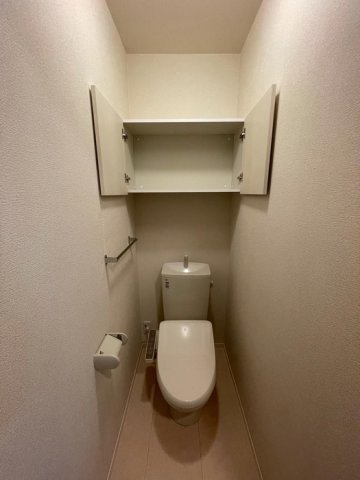 トイレ　温水洗浄便座