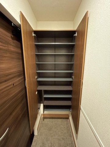 玄関　シューズボックス付き玄関