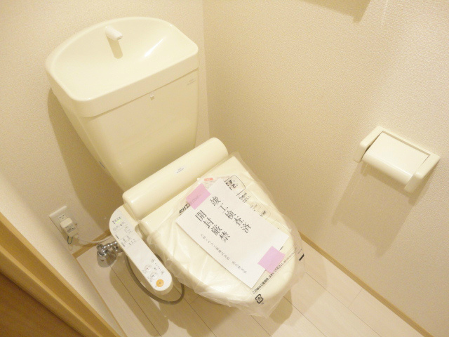 トイレ　ウォシュレット付