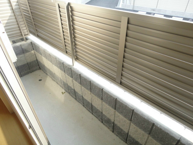 バルコニー　ベランダも高めにあるので安心♪