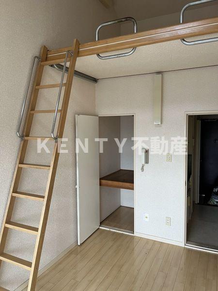その他部屋・スペース　落ち着いて過ごせるお部屋なので、寝室にいかがでしょうか