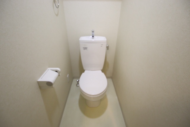 トイレ　※別室の参考写真の為、現況優先です。