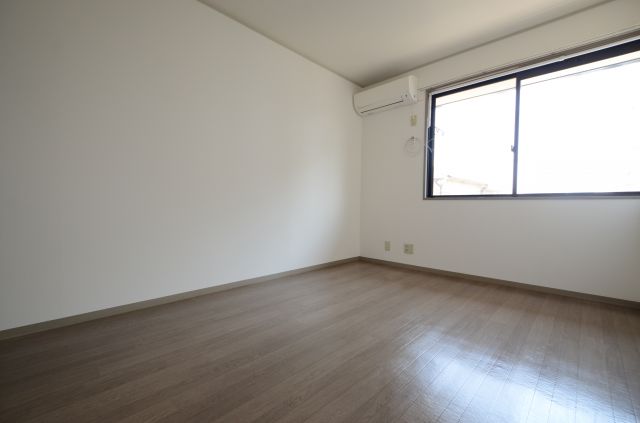 居室・リビング　南向きで日当たり良好なリビングです。