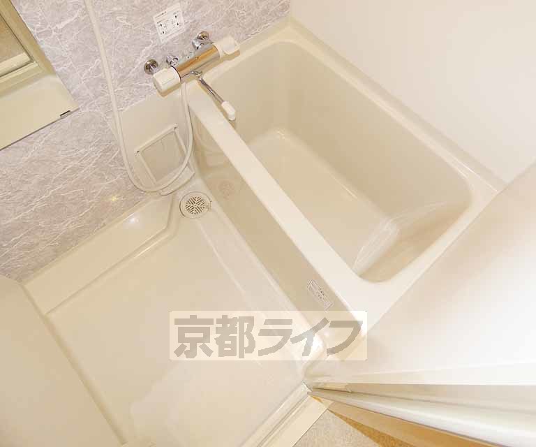 バス・シャワールーム　清潔感あります。