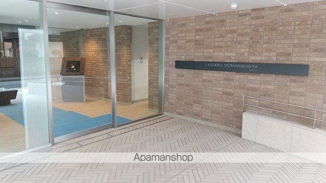 エントランス　エントランス