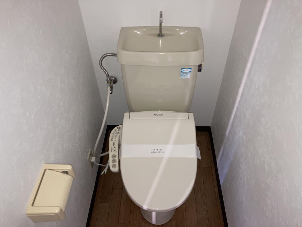 トイレ　温水洗浄便座付